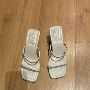 Zara Cream Heeled Sandals size 6